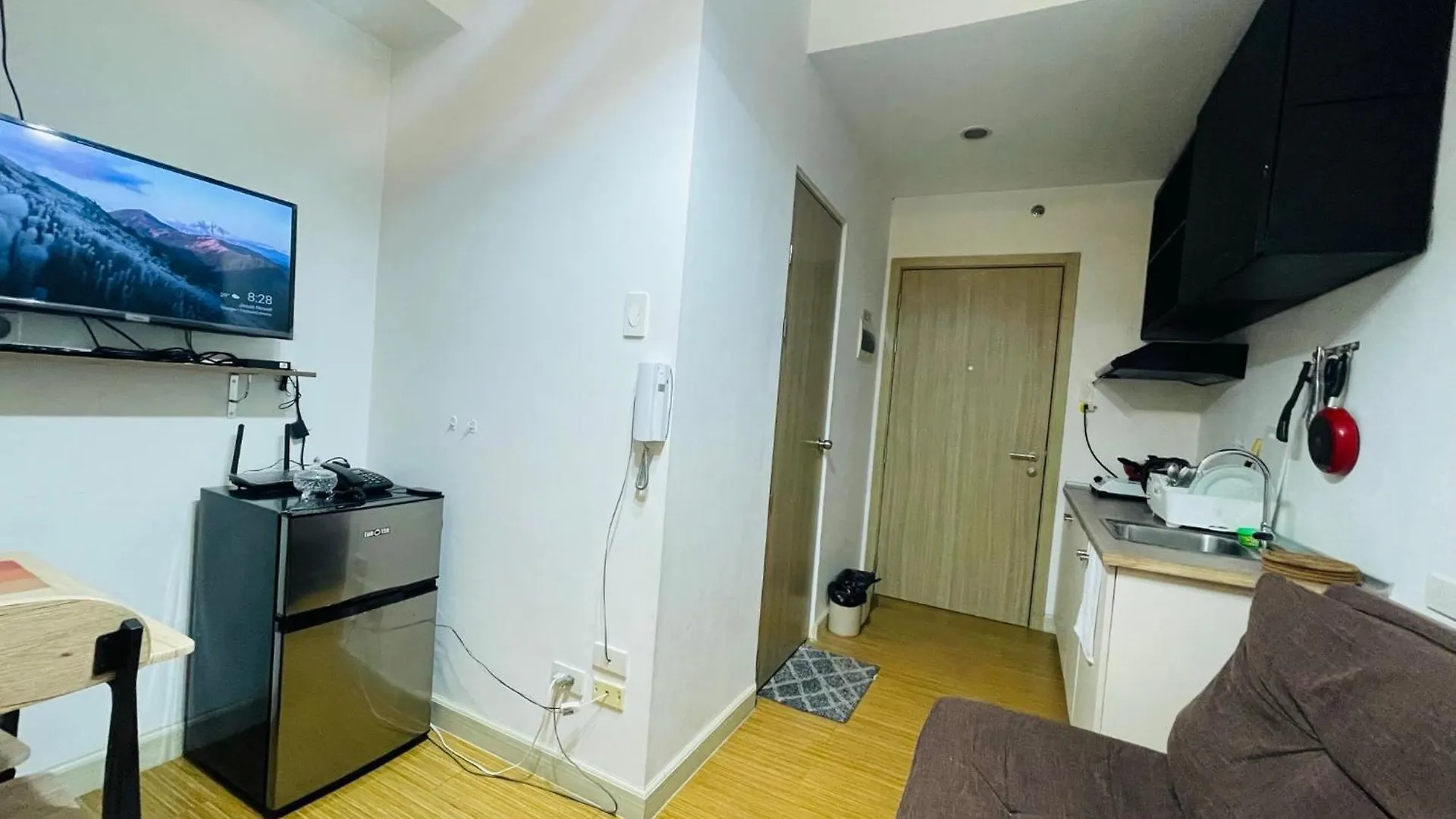 Taguig 1 Bedroom With Balcony Plus Netflix Near Bgc And Airport Manila 0*,