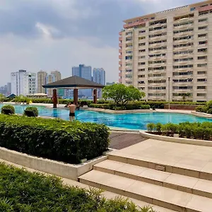 Apartment Makati Penthouse With Stunning Skyline View, Manila