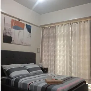 Unit Walking Distance To Airport Apartmán